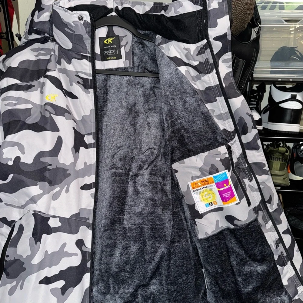 SOLD‼️ Waterproof ski snowboard jacket - Picture 7 of 9